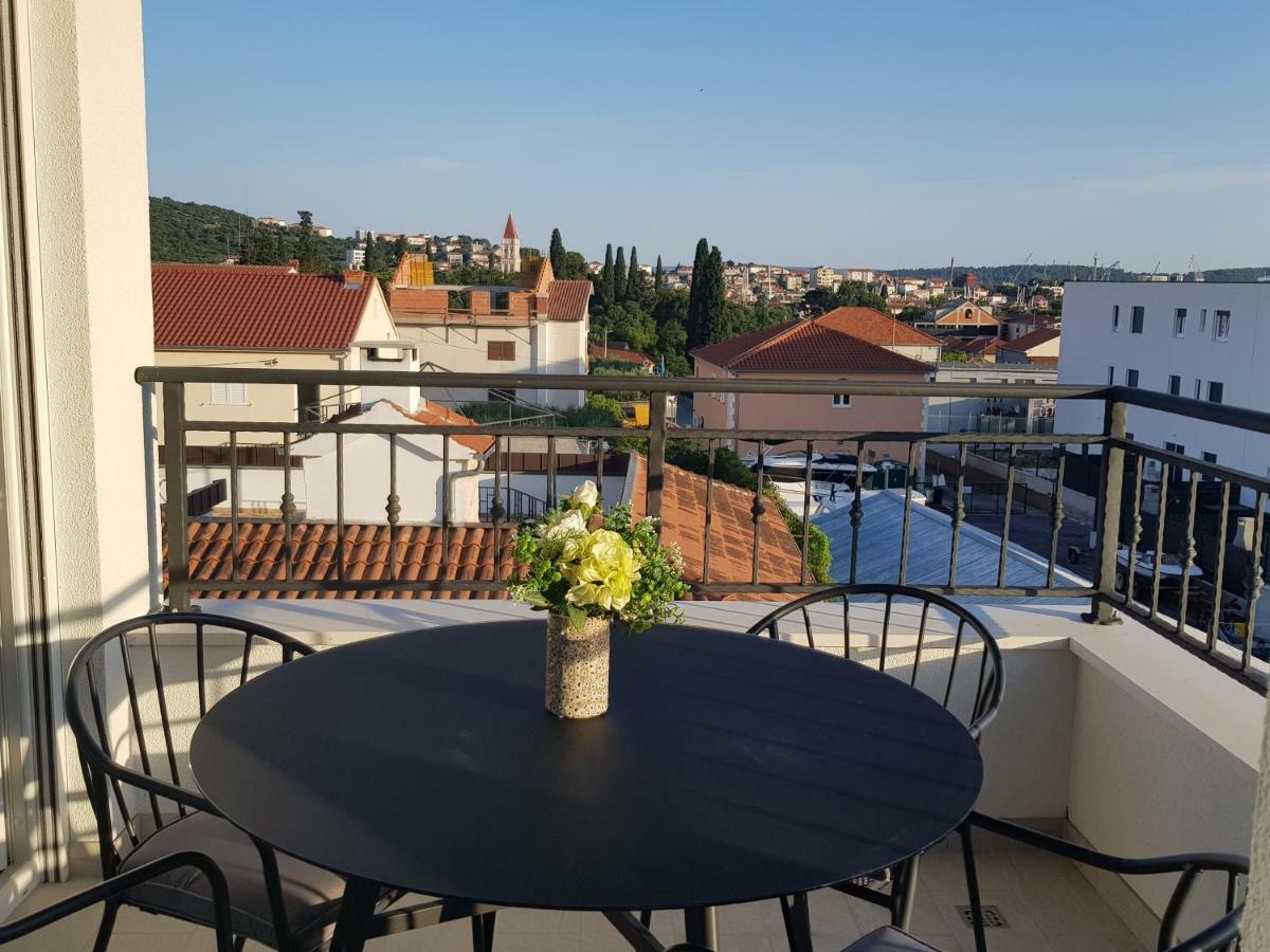 Luxury Apartman Ivana Trogir Exterior foto